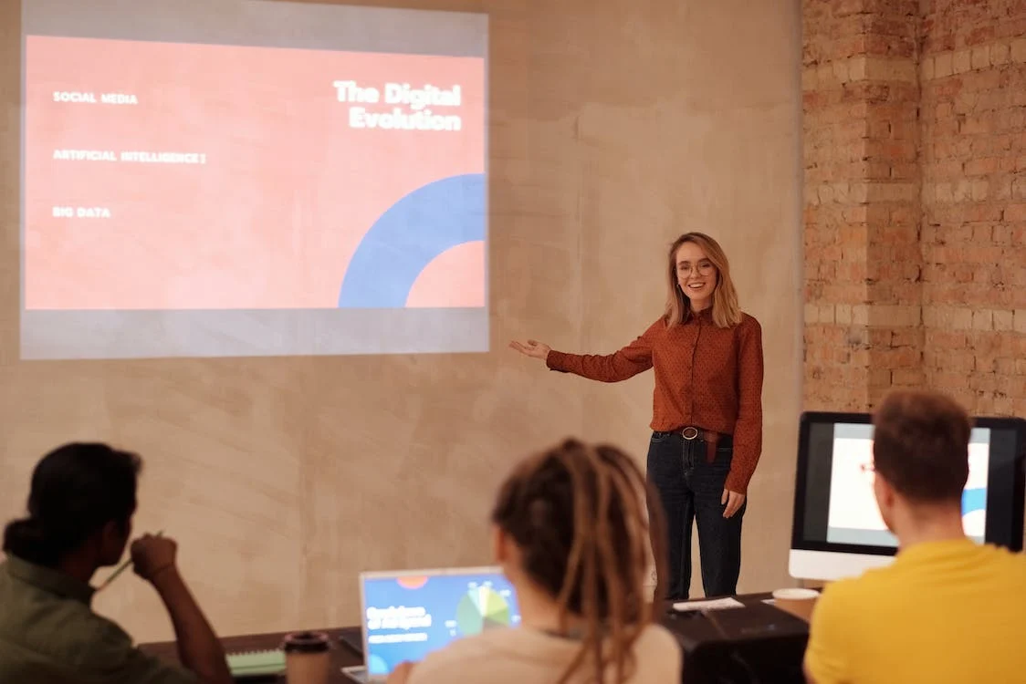How to Build Data-Driven Business Presentations with Powered Template