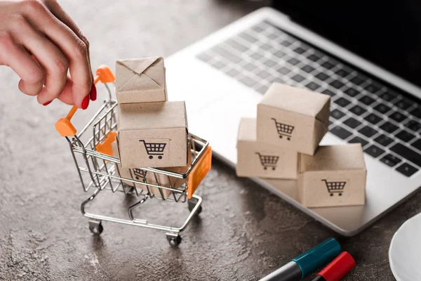 How to Excel Within the 2026 E-Commerce Community